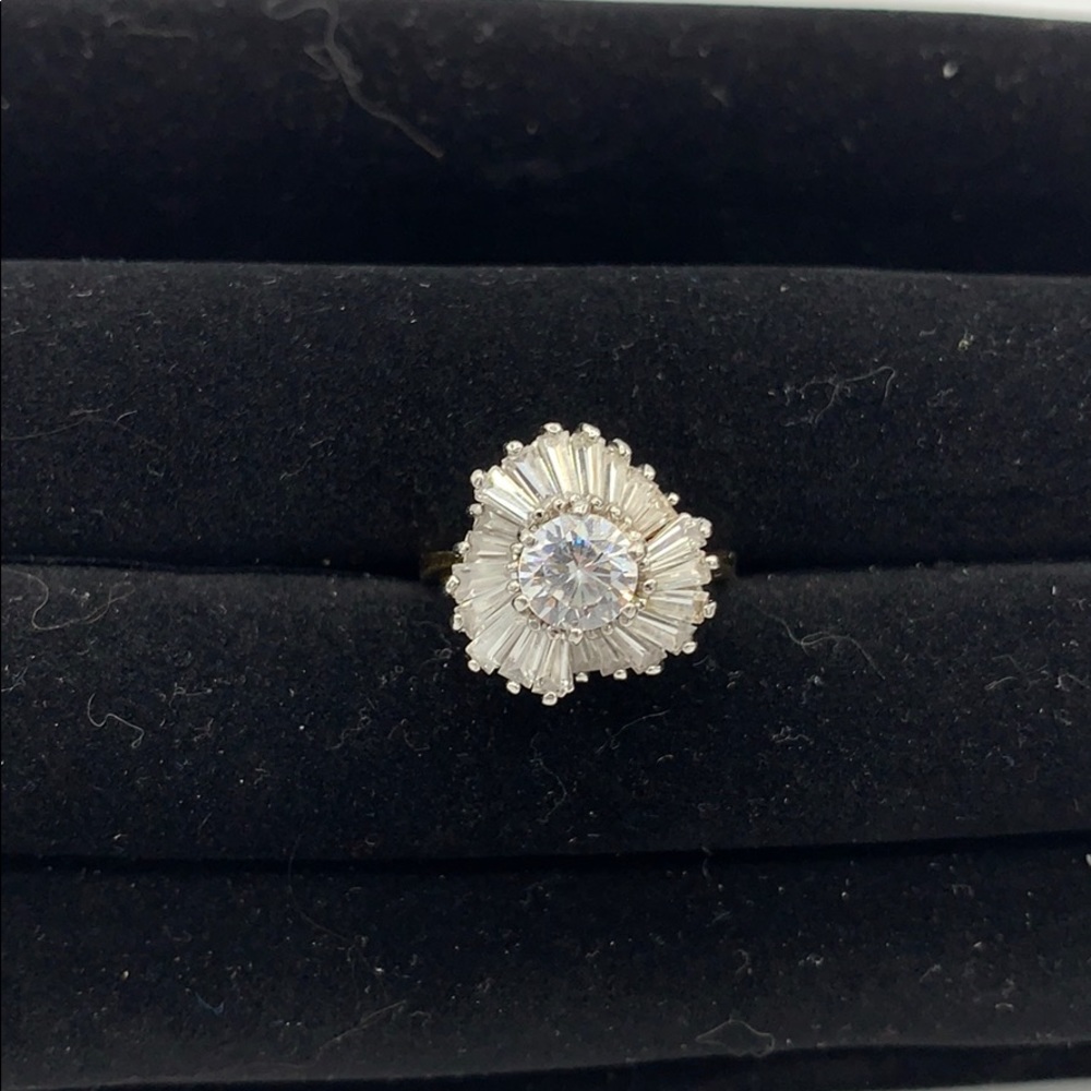 Vintage rhinestone ring | Size 6.5 |
